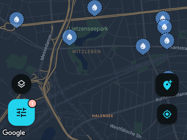 The Fontavio map with the drinking water filter on, showing water points across a city.